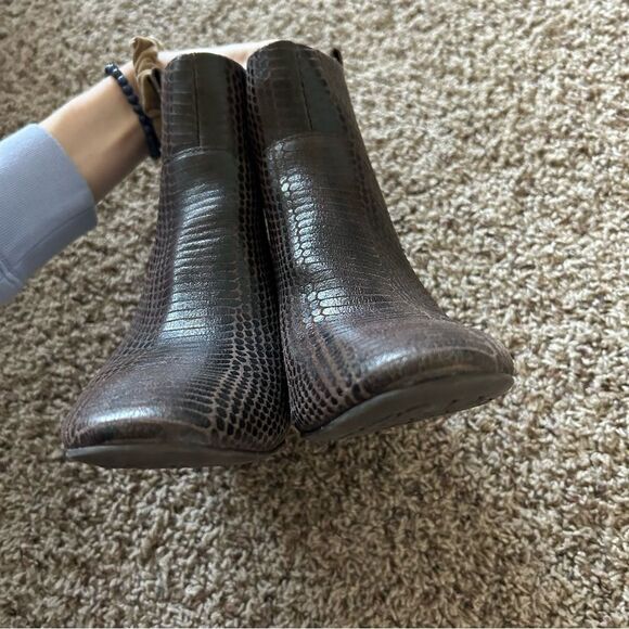 Korks Kork-Ease Leyland Snakeskin Textured Leather Ankle Boots Size 9.5 - Picture 4 of 9